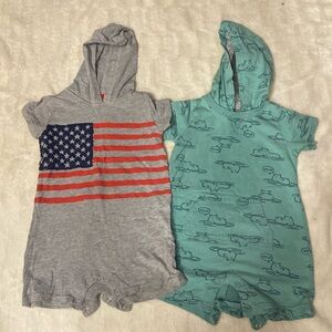 Bundle 2 EUC hooded rompers (24m)